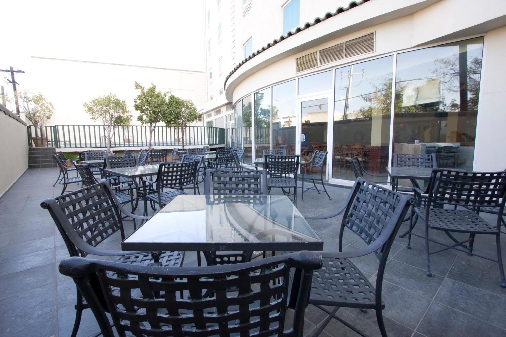 Antaris Galerias Otel Monterrey Restoran fotoğraf